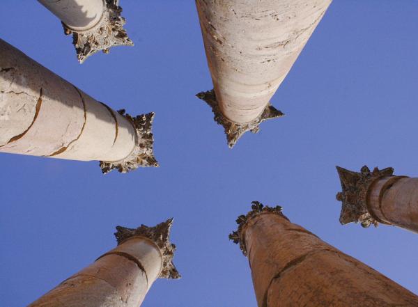 Jerash : protesi verso il cielo